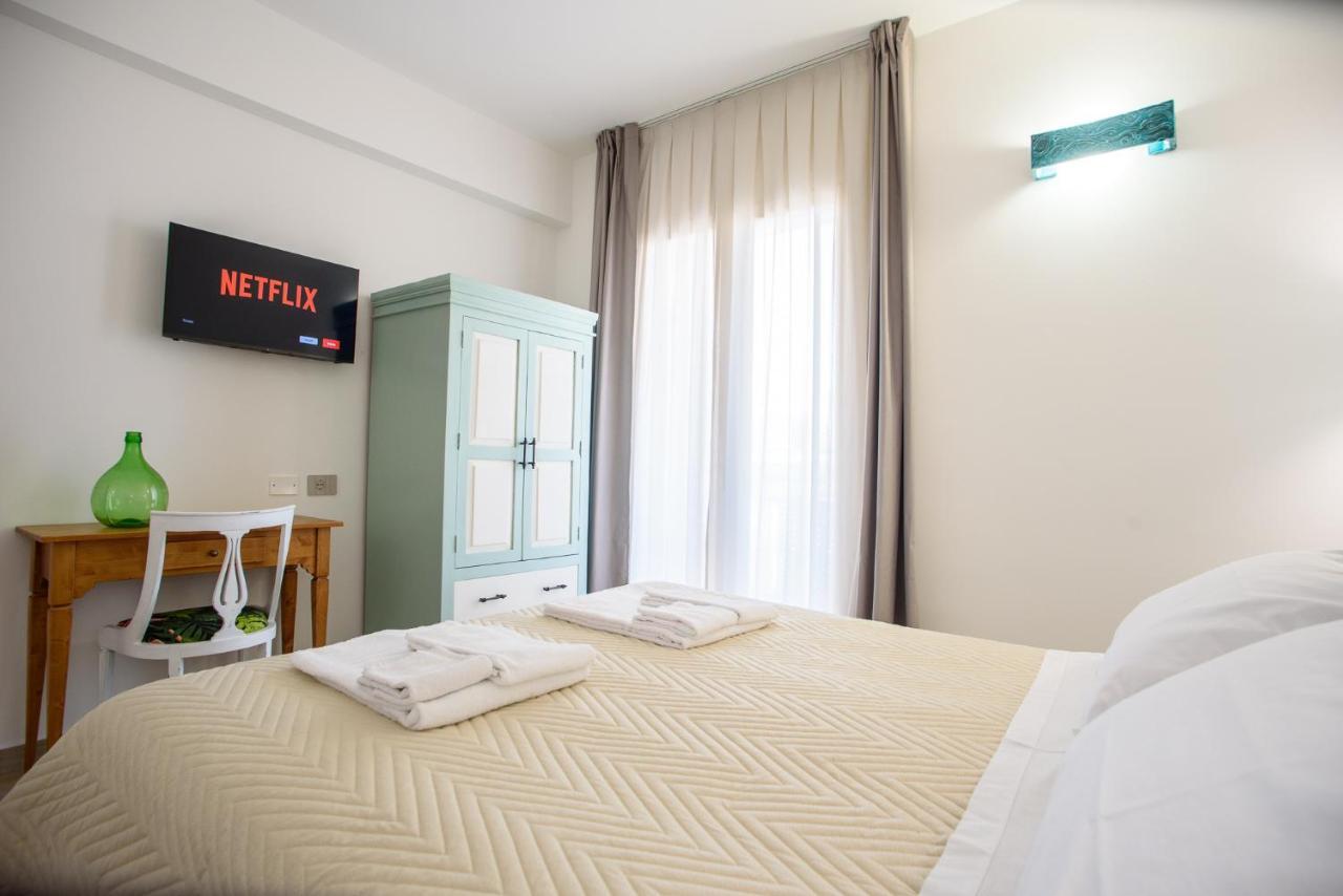 Central Station Apartments - Fanale Rentals ปาแลร์โม ภายนอก รูปภาพ