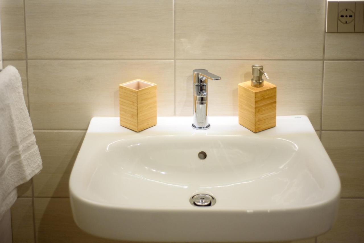 Central Station Apartments - Fanale Rentals ปาแลร์โม ภายนอก รูปภาพ