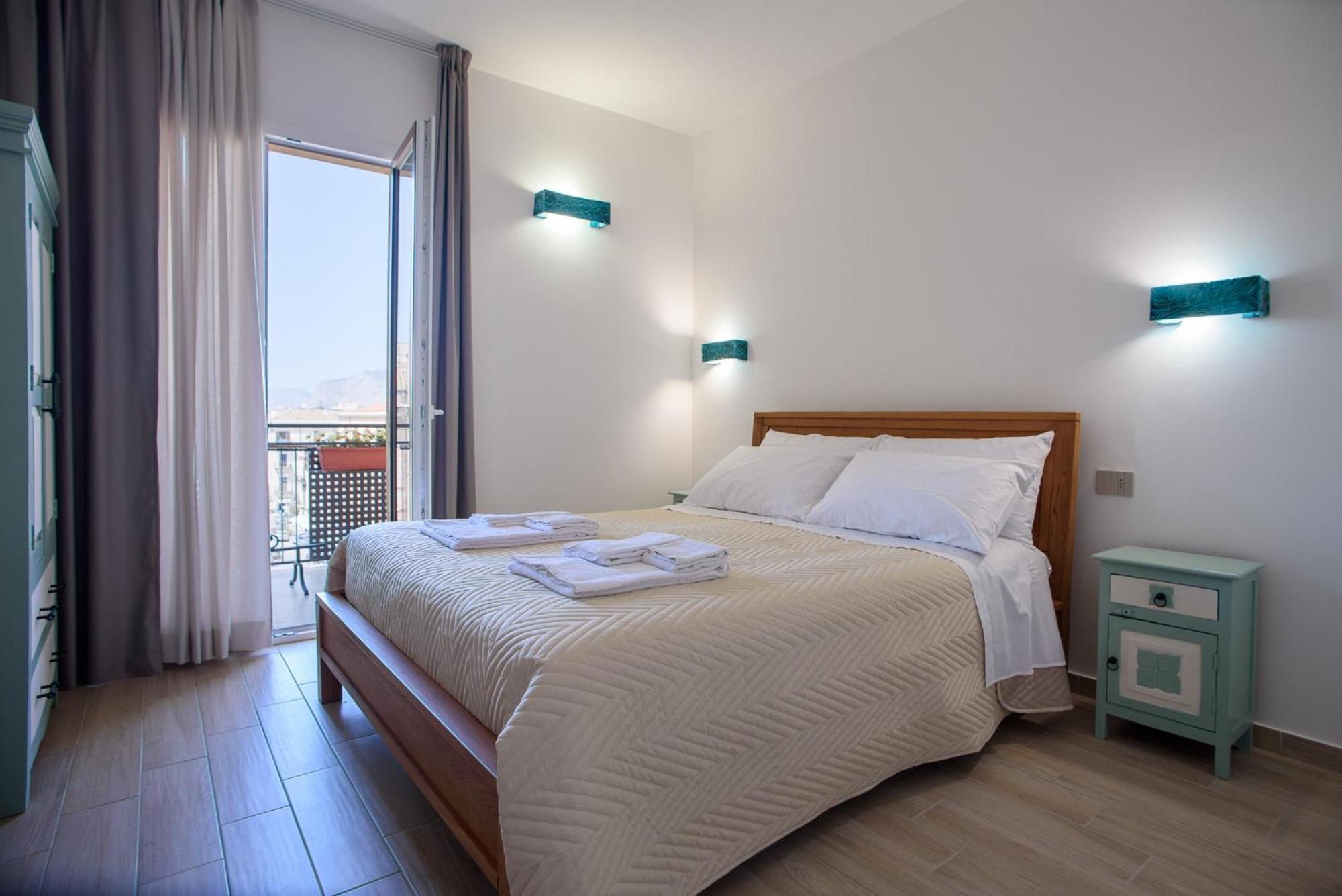 Central Station Apartments - Fanale Rentals ปาแลร์โม ห้อง รูปภาพ